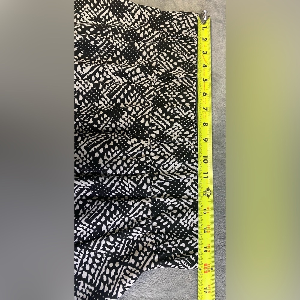 Alfani Black and White Geometric flare Skirt women’s size M - Picture 7 of 9